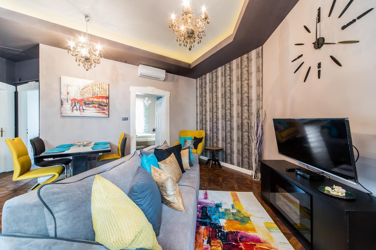 A43 Apartment